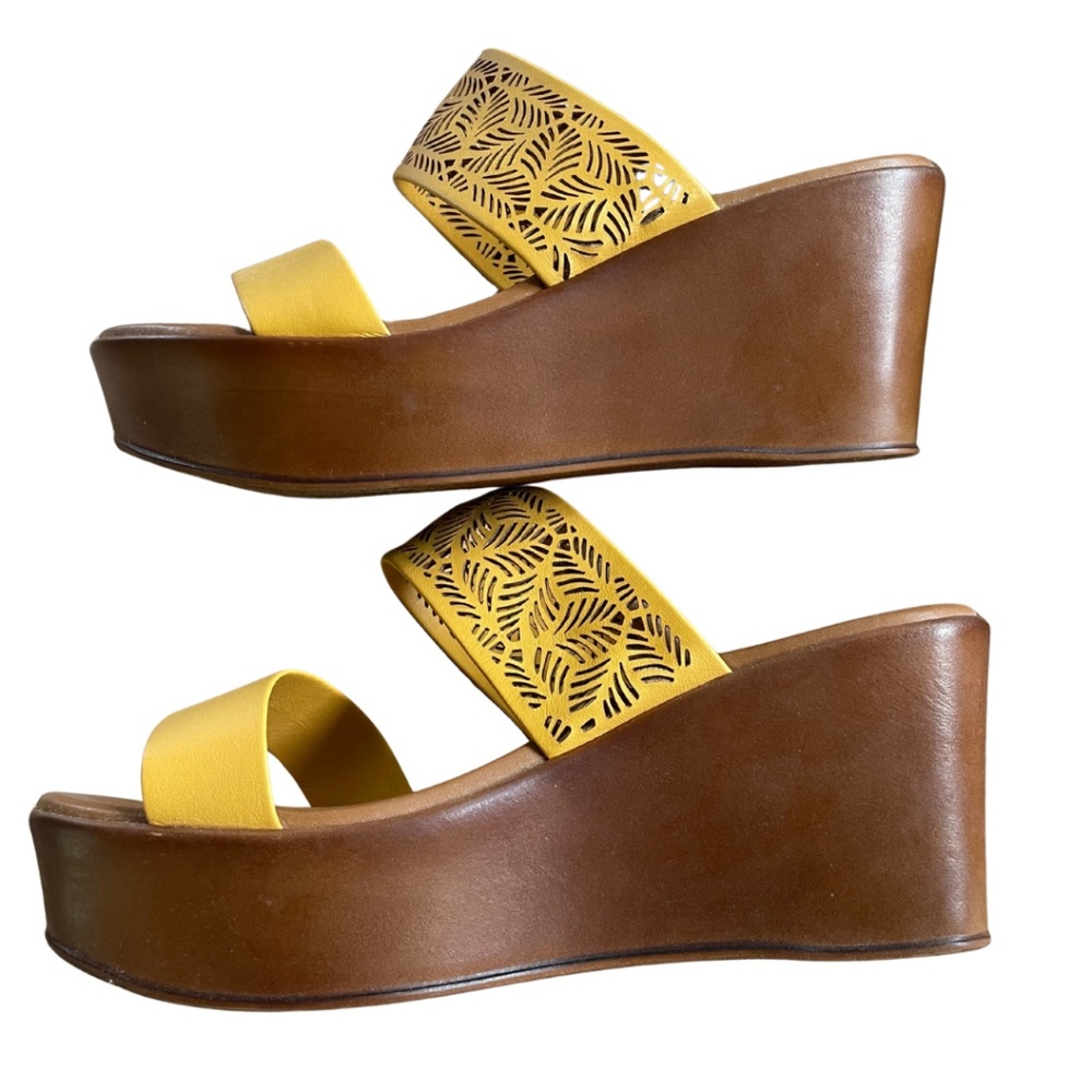 Italian Shoemakers Yellow Faux Leather Wedge Sz 9.5